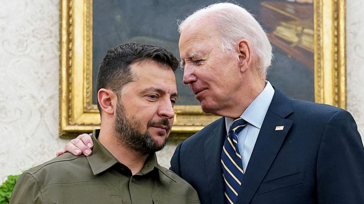 Tổng thống Ukraine Volodymyr Zelensky và Tổng thống Mỹ Joe Biden. Ảnh: Reuters