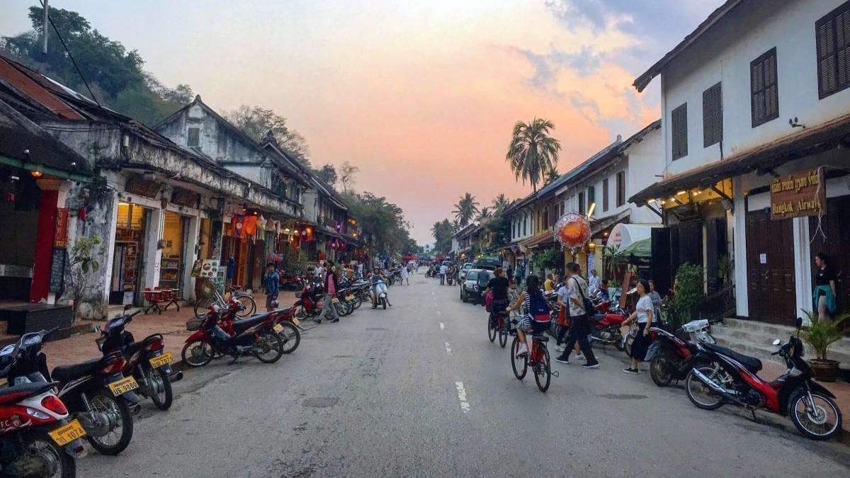 Đường Sisavangvong – Khám phá kiến trúc truyền thống Lào