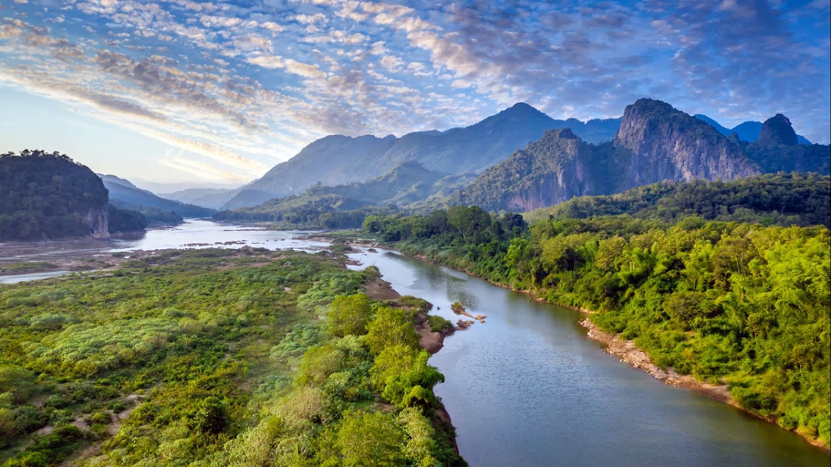 Cảnh bình minh trên sông Mekong