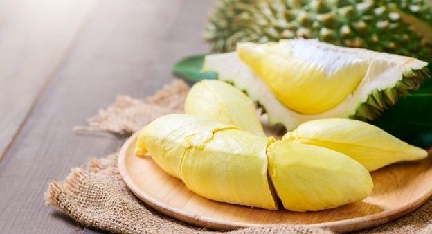Người mắc bệnh tim mạch không nên ăn sầu riêng. Ảnh: Istock