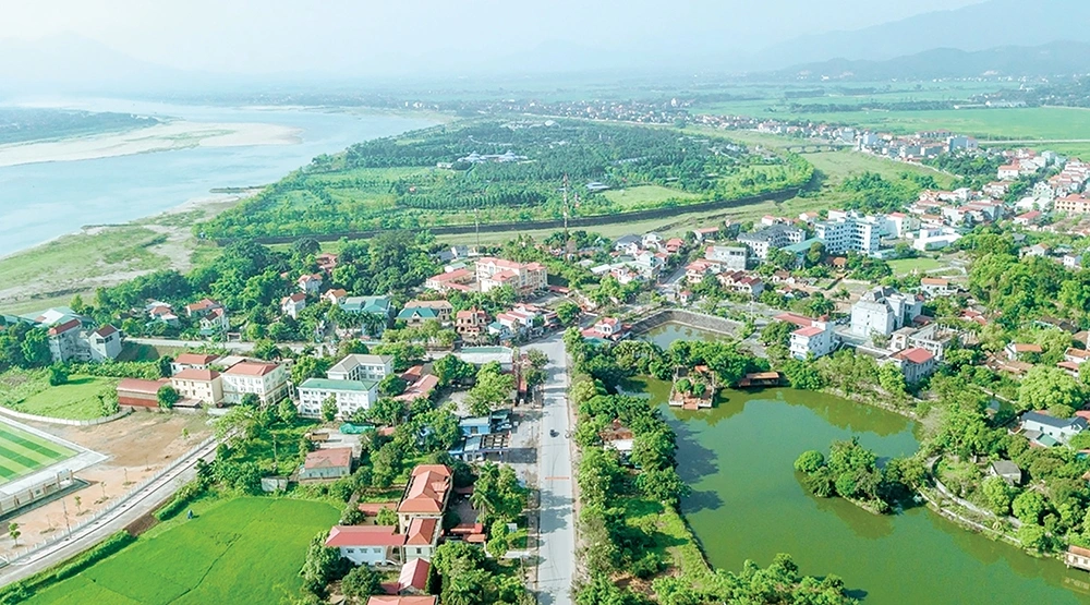 Đến nay, các tuyến đường giao thông liên huyện, liên xã, liên khu tại Thanh Thủy cũng đã được nhựa hóa và bê tông hóa 100% để phục vụ nhu cầu phát triển kinh tế - xã hội.