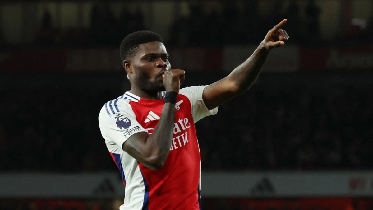Partey nhân đôi cách biệt cho Arsenal (Ảnh: Reuters)