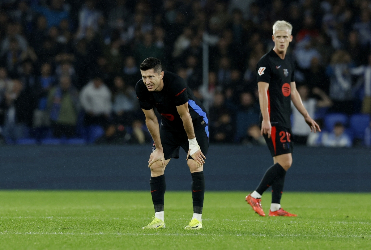 Barca không có cú sút trúng đích nào về phía khung thành của Real Sociedad (Ảnh: Reuters).