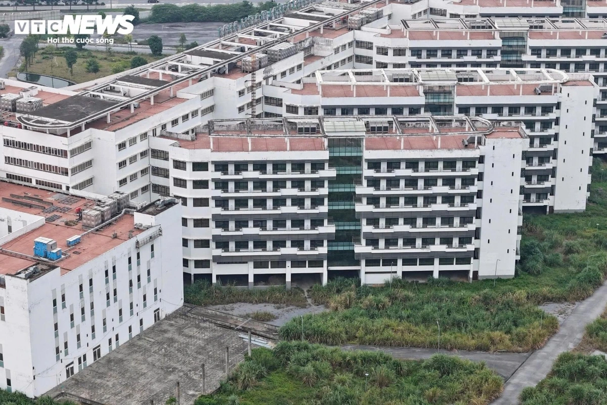 Nhiều phòng điều trị của Bệnh viện Bạch Mai cơ sở 2 hoàn thành từ năm 2018 nhưng đến nay vẫn chưa một lần đón bệnh nhân về điều trị, trong khi cơ sở chính tại Hà Nội thường xuyên quá tải.
