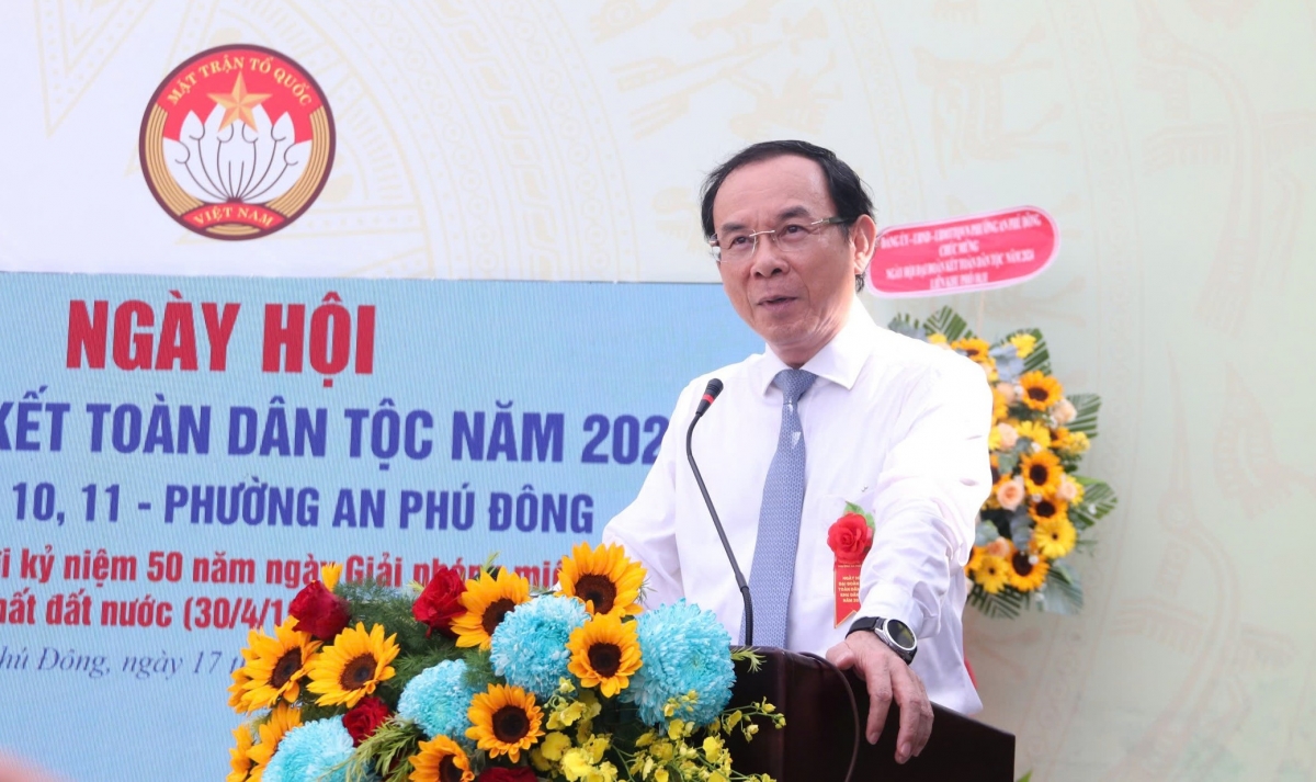 Bí thư Thành ủy Nguyễn Văn Nên phát biểu tại Ngày hội đại đoàn kết Liên khu phố 10-11, phường An Phú Đông, Quận 12, TP.HCM (ảnh: X.K)