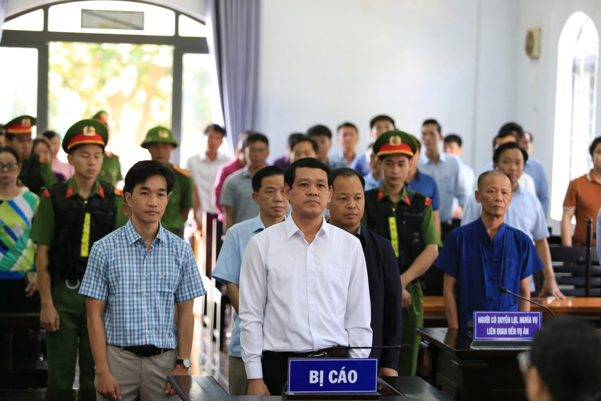 Các bị cáo tại phiên tòa sơ thẩm