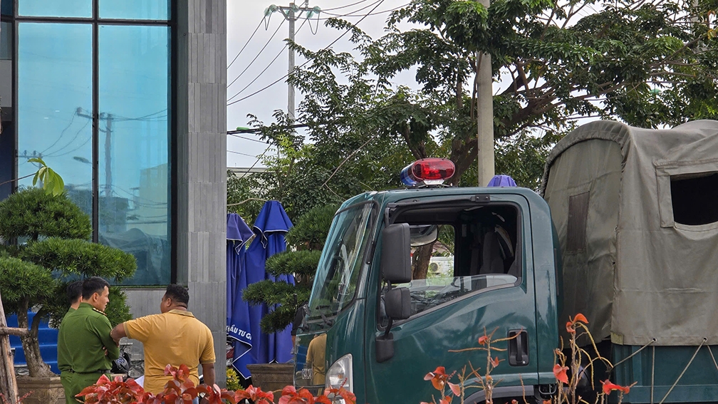 Các lực lượng của Công an thành phố Đà Nẵng tiến hành khám xét tại trụ sở
