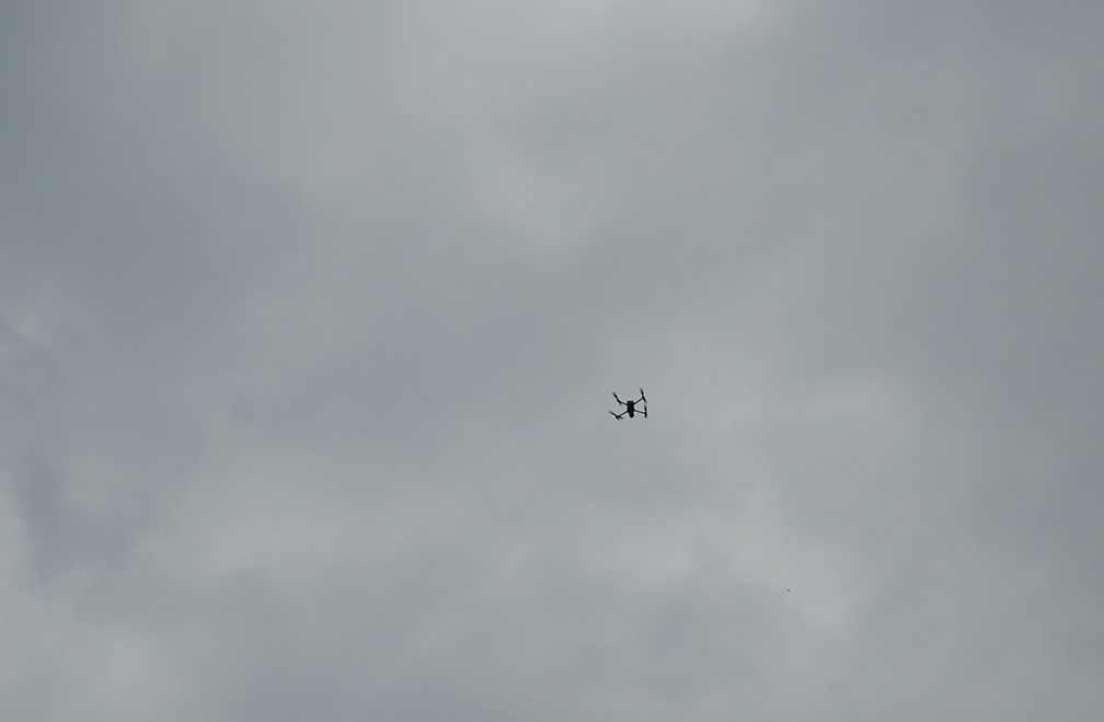 Bay flycam tìm kiếm nạn nhân