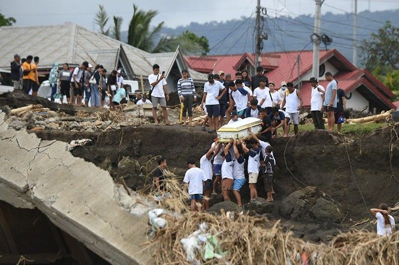 Các nạn nhân thiệt mạng do bão Trà Mi tại Philippines. Ảnh: Philstar