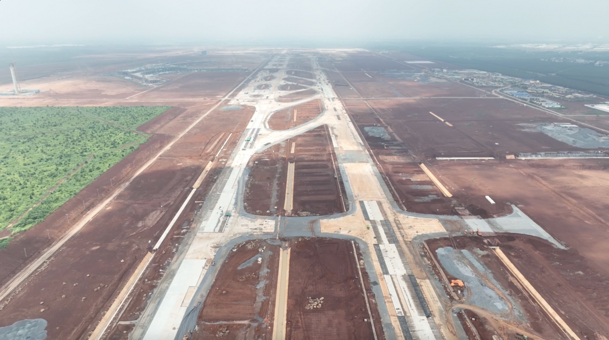Đường cất hạ cánh tại sân bay Long Thành (Ảnh chụp tháng 9/2024)