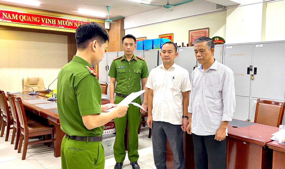 Cơ quan điều tra tống đạt các quyết định tố tụng
