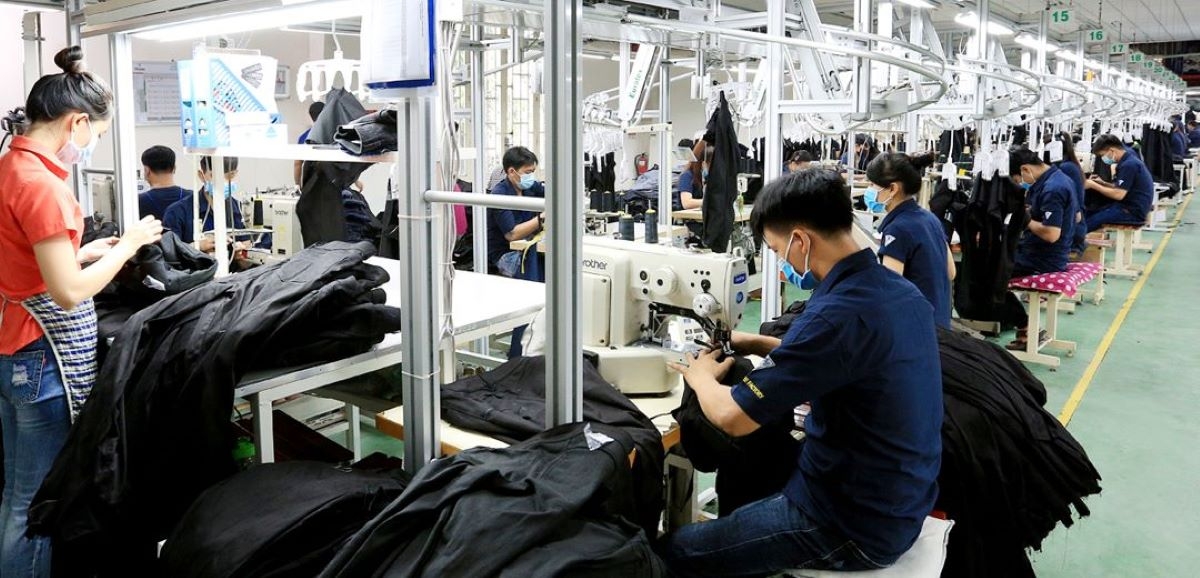 Việt Thắng Jean luôn cập nhật xu hướng tiêu dùng, sản xuất hàng thời trang theo gu giới trẻ (Ảnh Website của doanh nghiệp)