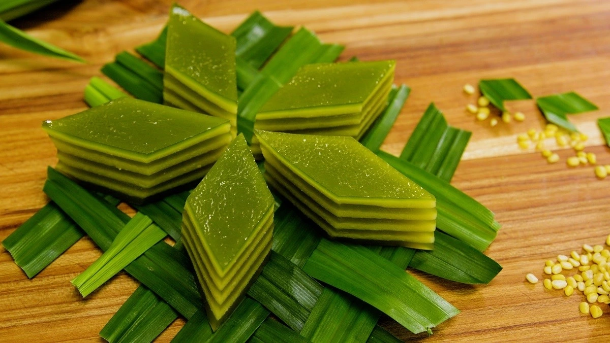 Bánh da lợn (Steamed Tapioca Layer Cake)