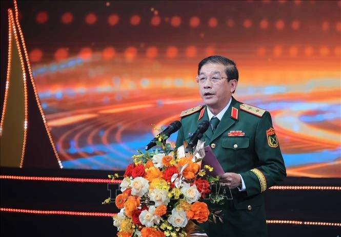 Trung tướng Trương Thiên Tô, Phó Chủ nhiệm Tổng cục chính trị Quân đội nhân dân Việt Nam phát biểu khai mạc buổi lễ. Ảnh: TTXVN