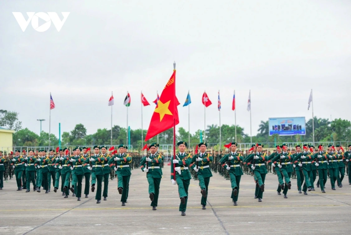 The opening ceremony of the Vietnam Defense Expo 2024 will take place at Gia Lam airport on the outskirts of Hanoi on December 19 with the participation of regular armed forces.