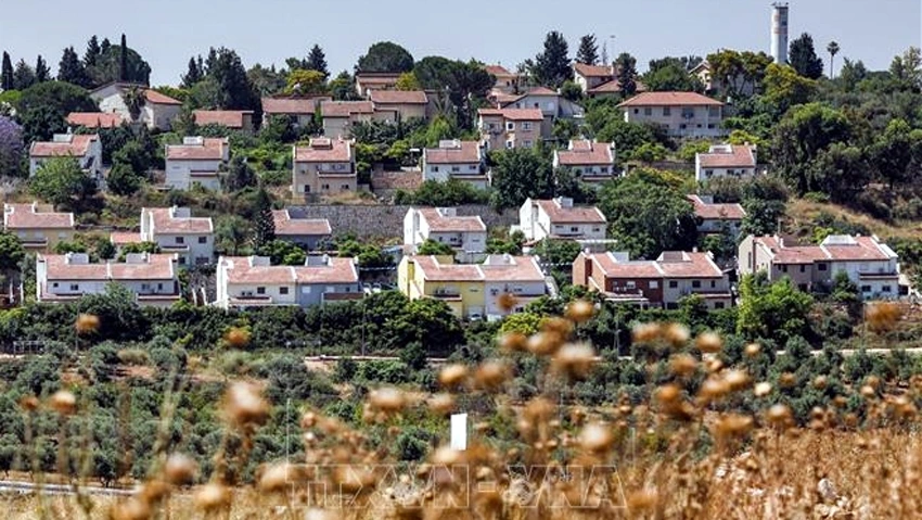 Khu định cư Halamish của Israel gần ngôi làng Nabi Saleh của Palestine ở Bờ Tây -
Ảnh minh họa: AFP/TTXVN