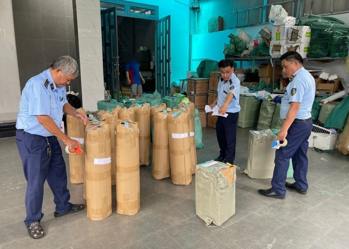 Cục Quản lý thị trường TP.HCM chỉ đạo các Đội Quản lý thị trường địa bàn tăng cường phối hợp thanh tra, kiểm tra, xử lý các đơn vị vi phạm (Ảnh: QLTT cung cấp)