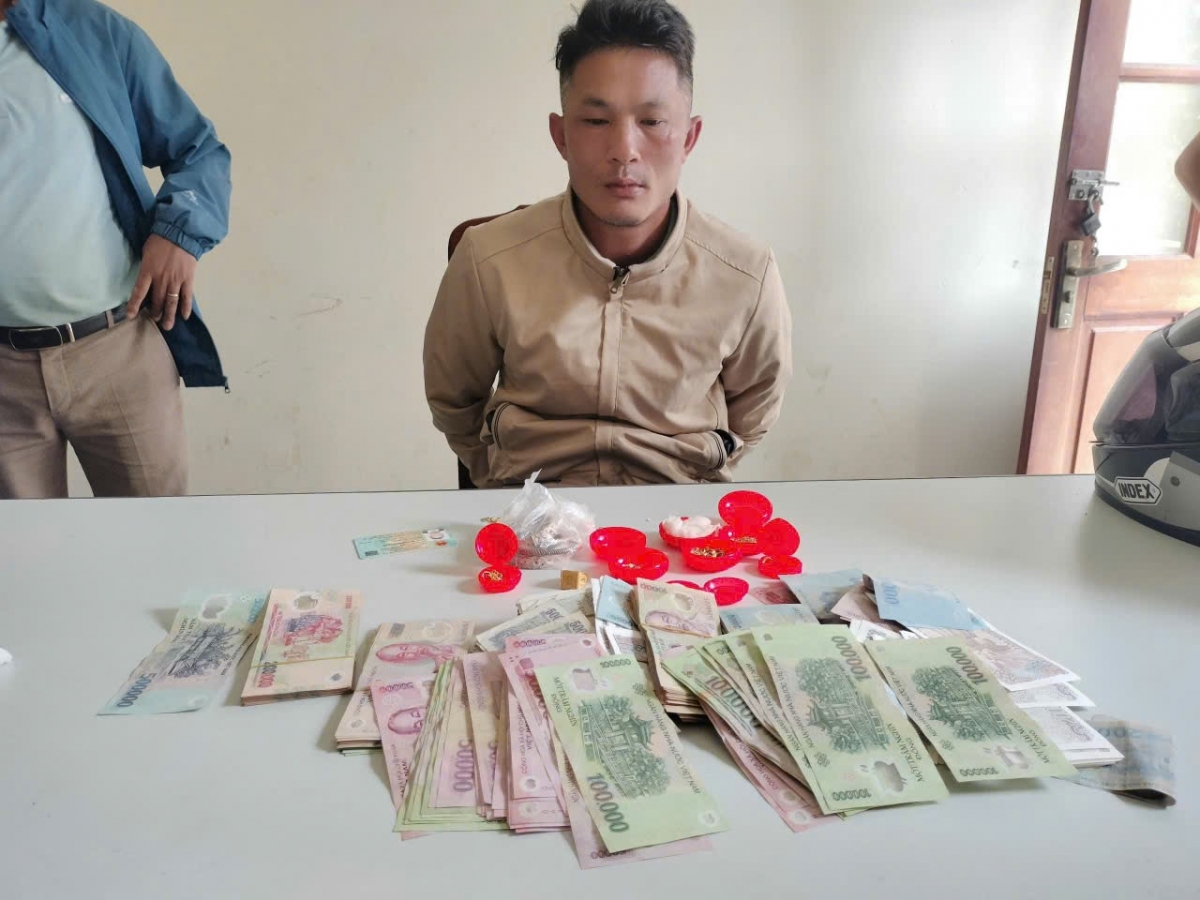 Đối tượng Quàng Văn Dọn cùng tang vật