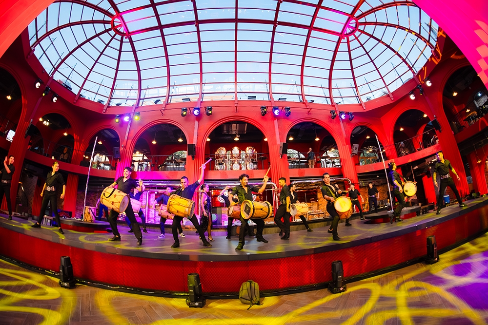 Sun Bavaria Bistro cùng những show diễn sôi động đang “hớp hồn” du khách khi đến với Phú Quốc
