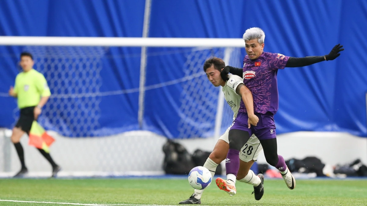 Đinh Thanh Bình được trao cơ hội trong đấu tập với Daegu FC (Ảnh: VFF)