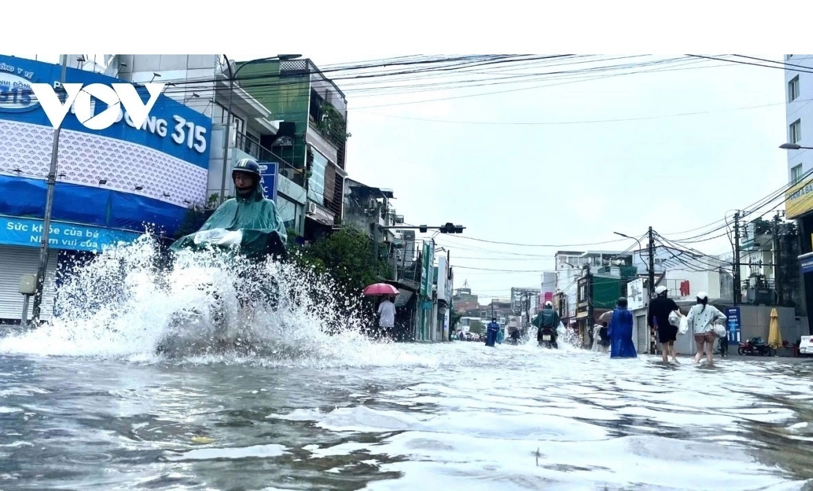 Mưa lớn gây ngập lụt ở tỉnh Thừa Thiên Huế
