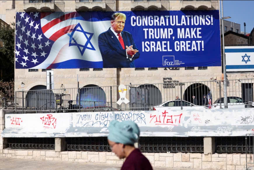 Khẩu hiệu chúc mừng Tổng thống đắc cử Mỹ Donald Trump tại Jerusalem, ngày 7/11. (Ảnh: Reuters)