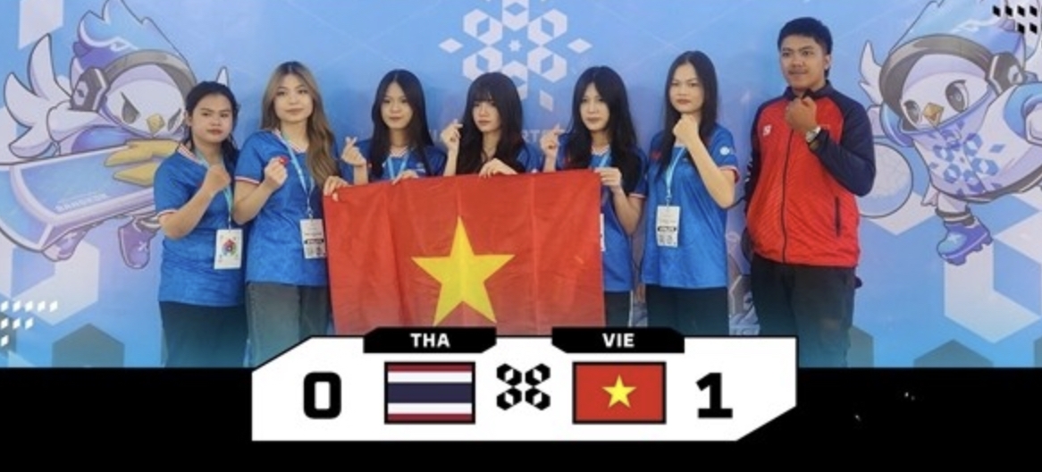 Vietnamese team pose for photo after first win at the Asian Esports Games 2024 on November 25 in Thailand. (Photo: VIRESA)