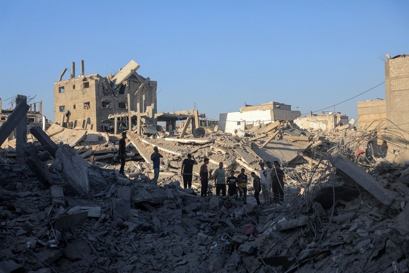 Các tòa nhà bị phá hủy sau vụ không kích của Israel tại Khan Younis, Dải Gaza, ngày 3/7/2024. Ảnh: THX