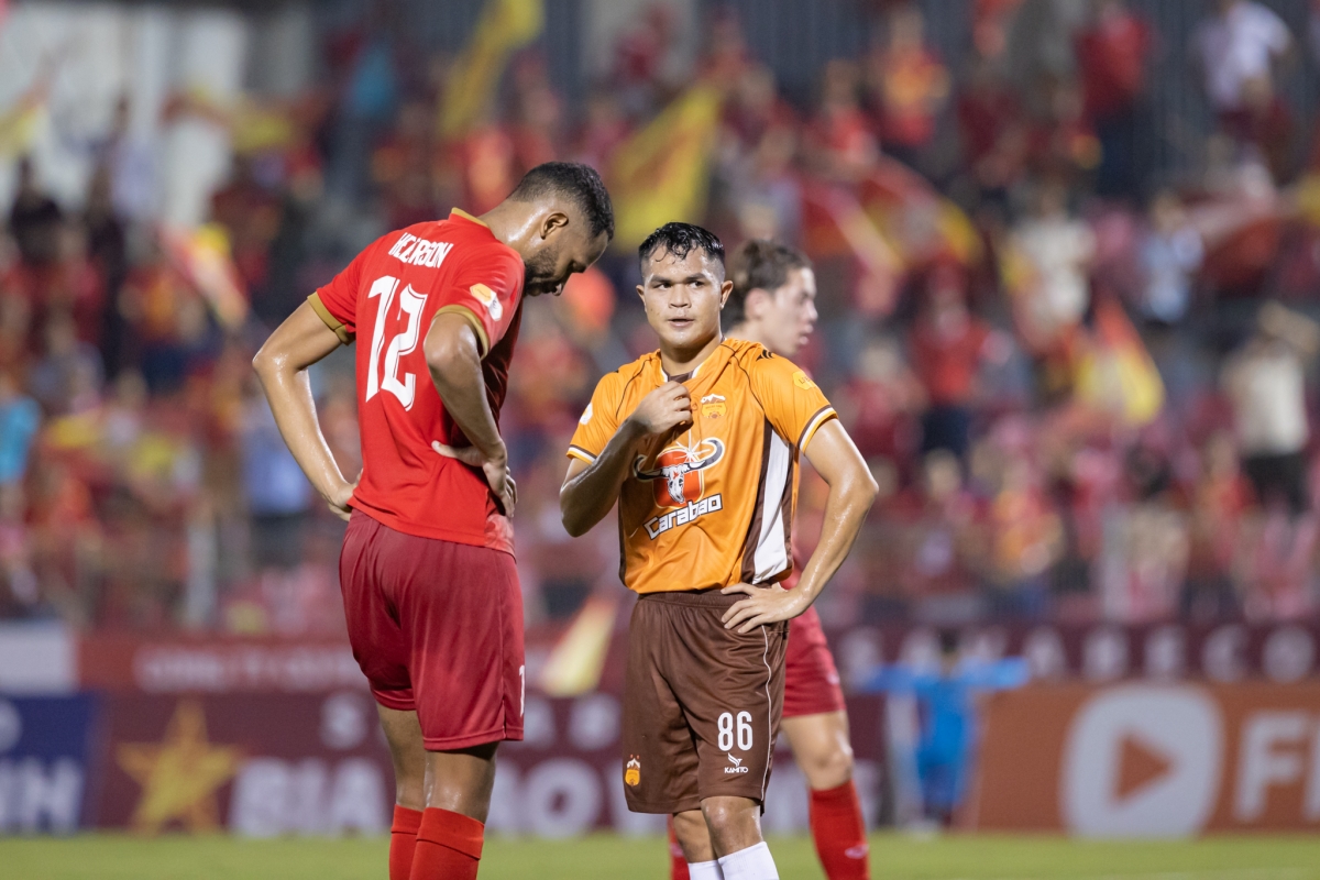 Dụng Quang Nho vắng mặt ở vòng 9 V-League 2024/2025. (Ảnh: VPF).