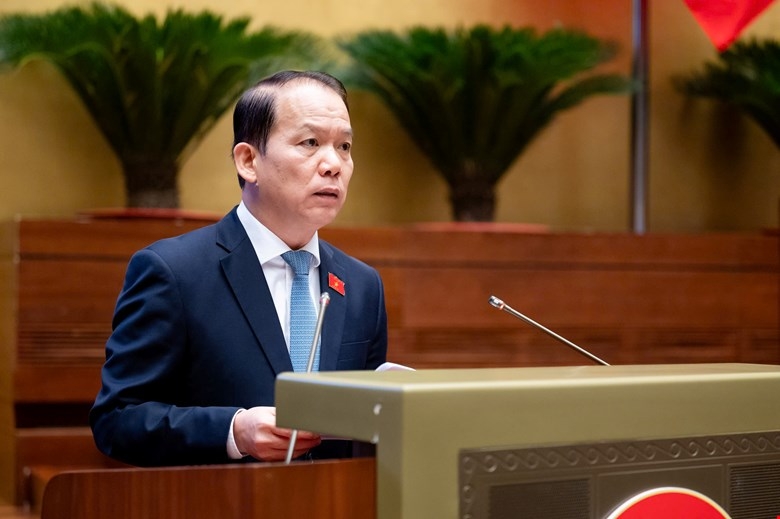 Chủ nhiệm Ủy ban Pháp luật Hoàng Thanh Tùng trình bày Báo cáo thẩm tra. Ảnh: Quốc hội