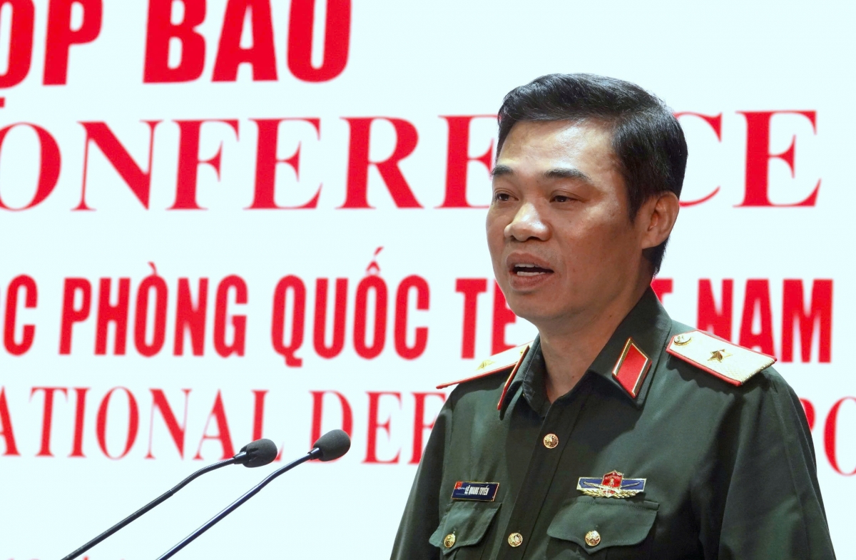 Thiếu tướng Lê Quang Tuyến, Phó Chủ nhiệm Tổng cục Công nghiệp Quốc phòng thông tin tại họp báo