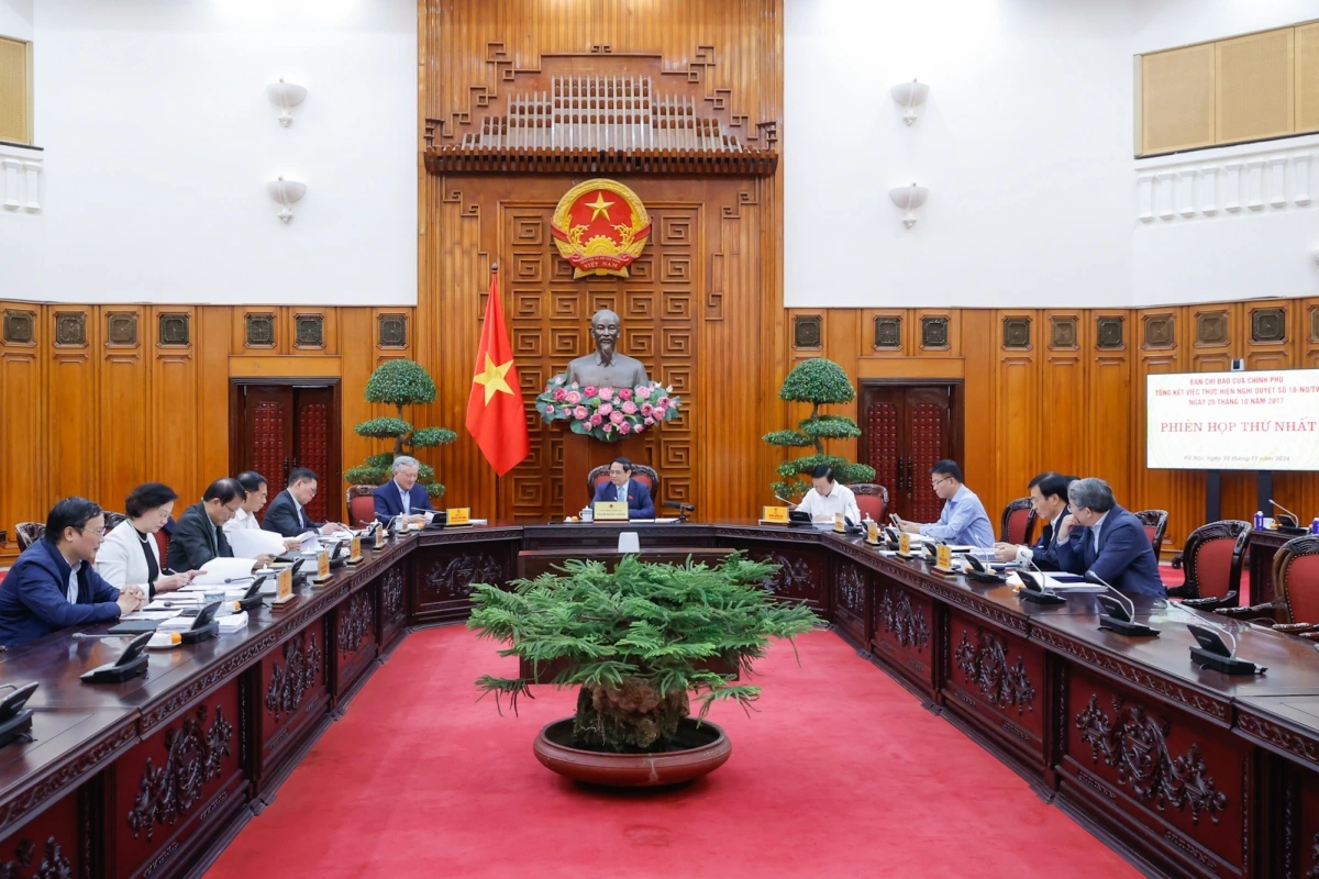 Thủ tướng chủ trì phiên họp thứ nhất Ban Chỉ đạo của Chính phủ tổng kết việc thực hiện Nghị quyết 18 của Ban chấp hành Trung ương Đảng khóa XII