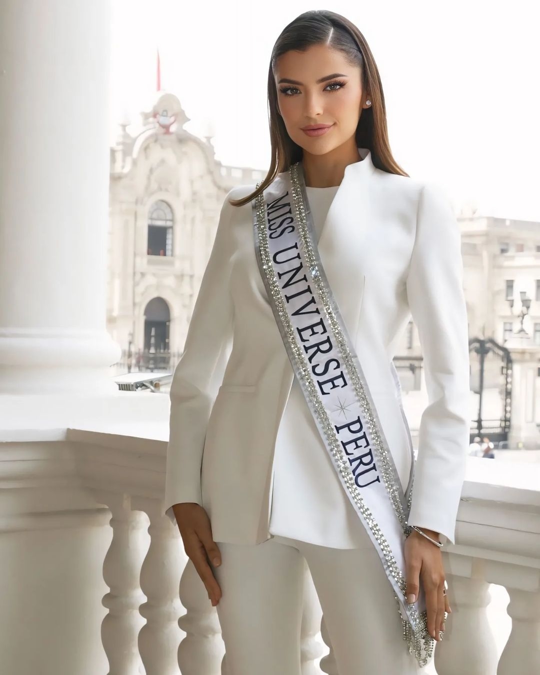 Vào tháng 6, Tatiana Calmell đăng quang Miss Universe Peru 2024, giành quyền tham gia Miss Universe lần thứ 73. "Tôi mong muốn là người mang vương miện Hoa hậu Hoàn vũ thứ hai về cho đất nước. Tôi biết sự cạnh tranh là gay gắt bởi nhiều cô gái có chung ước mơ. Tôi tin số phận, cuộc đời sẽ đưa mỗi người đến đúng vị trí của mình", cô chia sẻ.