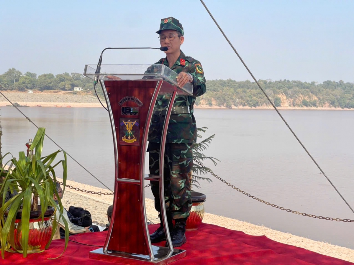 Đại tá Lưu Đình Hiến phát biểu.