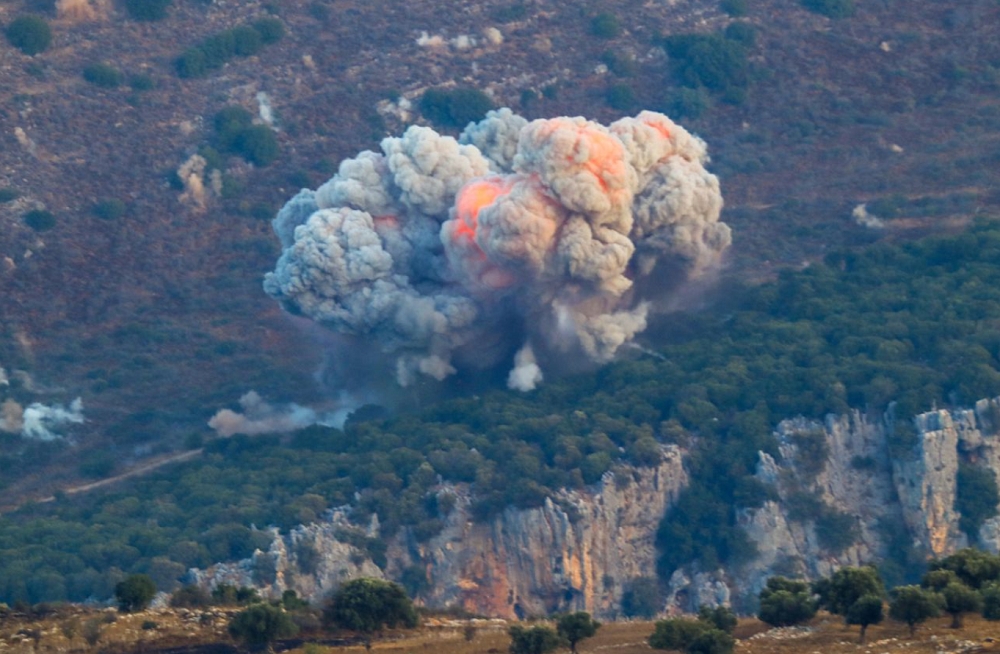 Israel tiếp tục không kích Lebanon