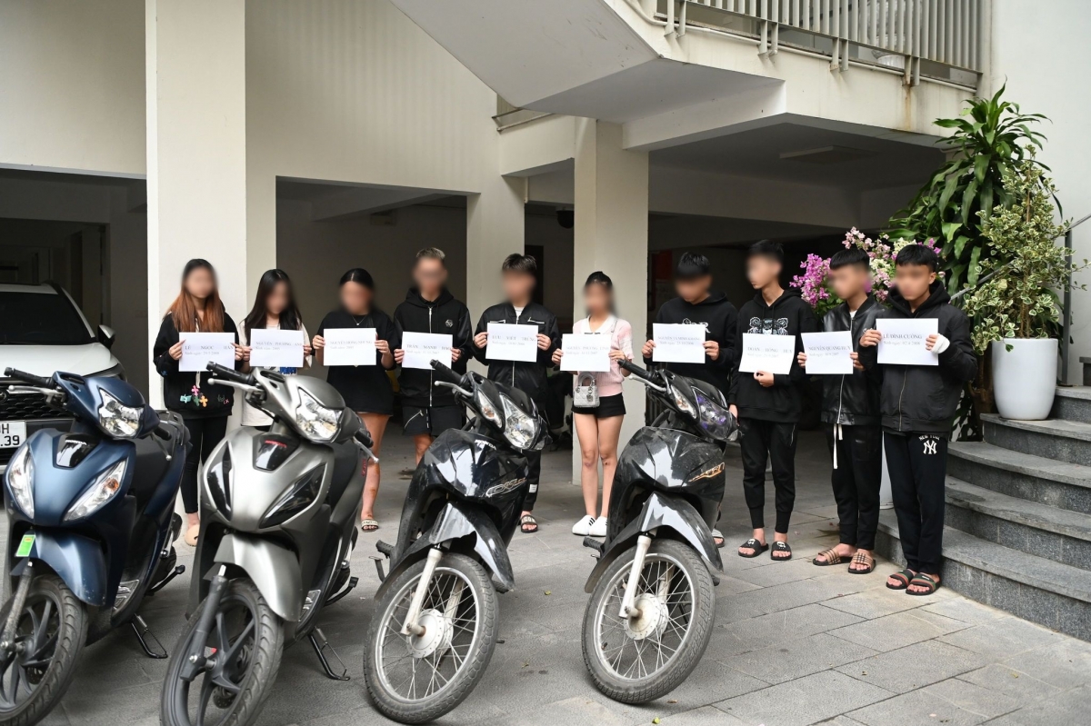 10 đối tượng trong đoàn "quái xế" đâm tử vong cô gái dừng đèn đỏ ở ngã tư Trần Hưng Đạo - Bà Triệu.