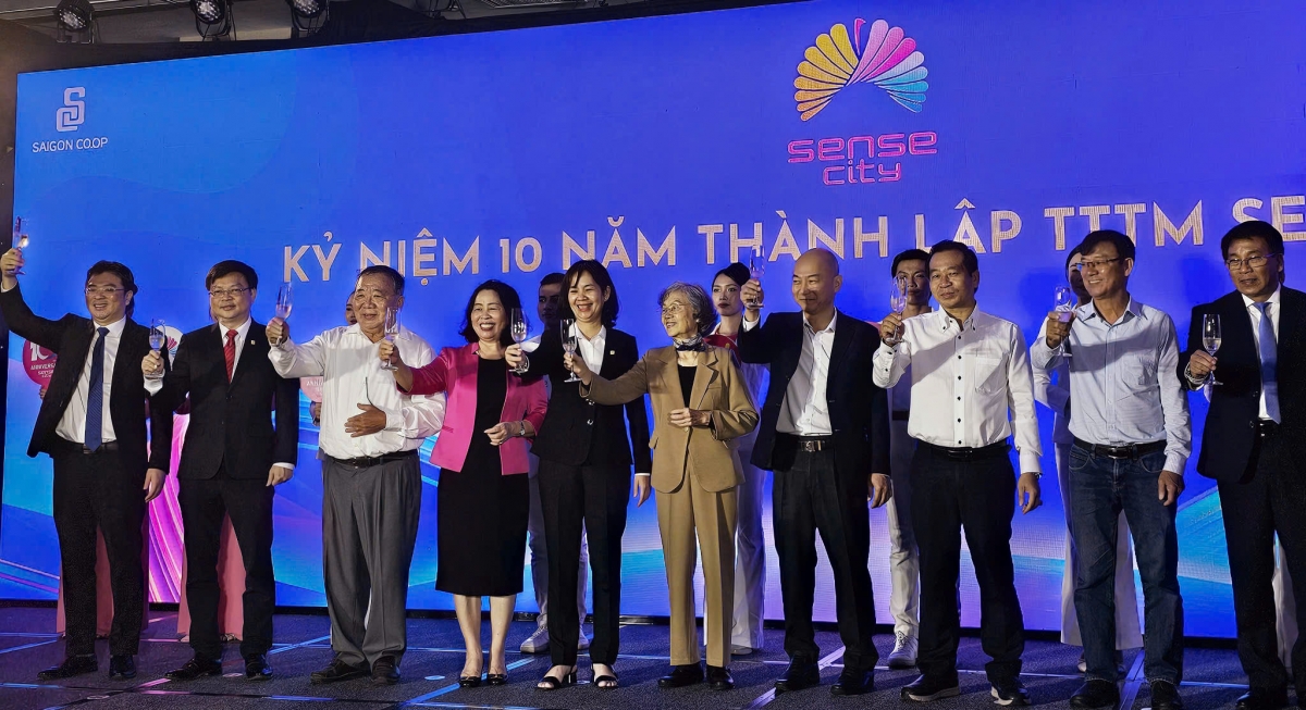 Lễ kỷ niệm 10 năm thành lập Sense City