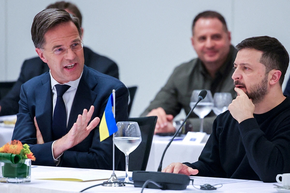 Tổng thư ký NATO Mark Rutte và Tổng thống Ukraine Volodymyr Zelensky tại cuộc họp ở Brussels, Bỉ, ngày 17/10/2024. Ảnh: Reuters