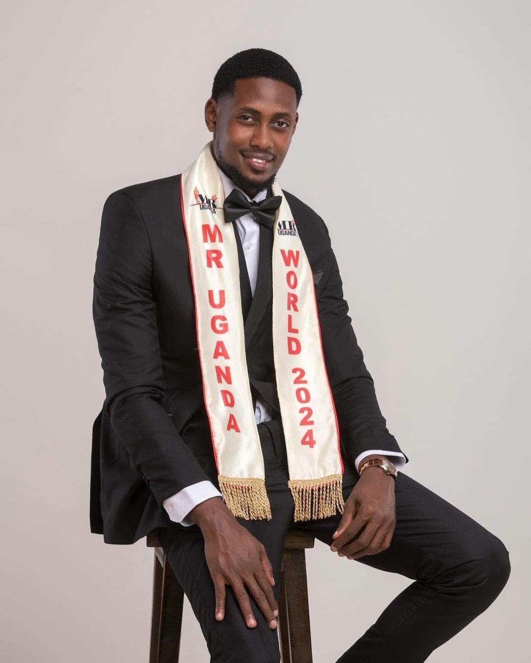 Shaun Micheal Alinda 24 tuổi, cao 187cm đến từ Mbarara (Uganda). Anh hiện là một người mẫu thời trang, người chăn nuôi gia cầm, nhà cung cấp gà làm việc tại Chicken Supplying. Alinda hiện đang theo học Cử nhân Bất động sản và Quản lý tài sản. Sở thích của anh là chơi bóng rổ, nghe nhạc, xem phim truyền hình, du lịch, khám phá thiên nhiên và tập thể dục. Mục tiêu của Nam vương Thế giới Uganda là giúp mọi người tìm kiếm thông tin, hỗ trợ và thúc đẩy sự sáng tạo.