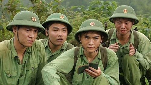 Cảnh trong phim "Mùi cỏ cháy"