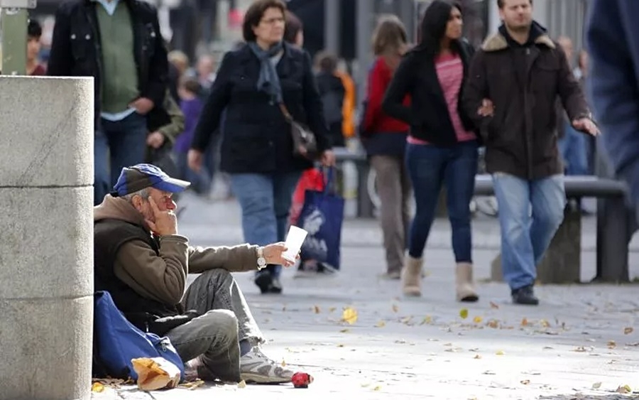 Người ăn xin ở Berlin, Đức. Ảnh: Reuters.