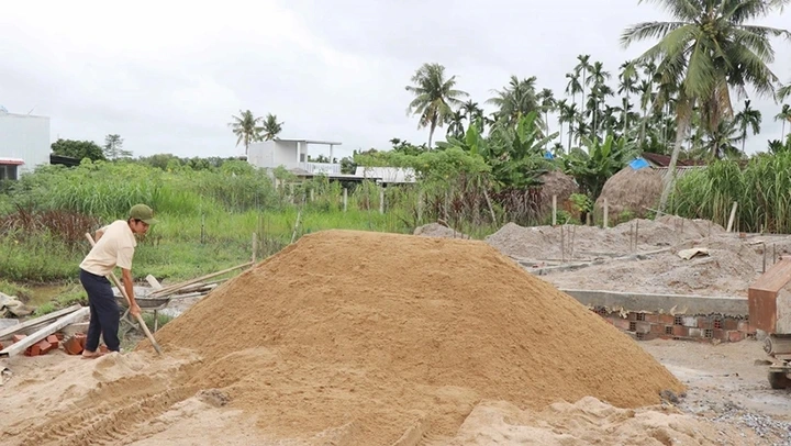 Người dân xây nhà sau khi được tháo quy hoạch