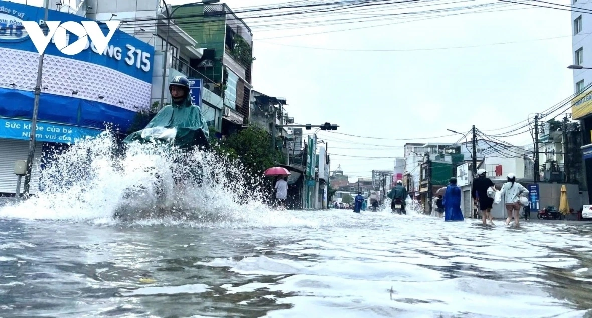 Mưa lớn gây ngập lụt ở tỉnh Thừa Thiên Huế