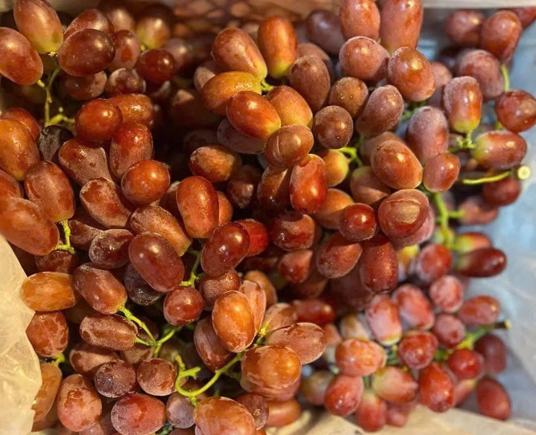 Nho ruby được quảng cáo ngon, giòn, ngọt, bán với giá 49.000 đồng/kg