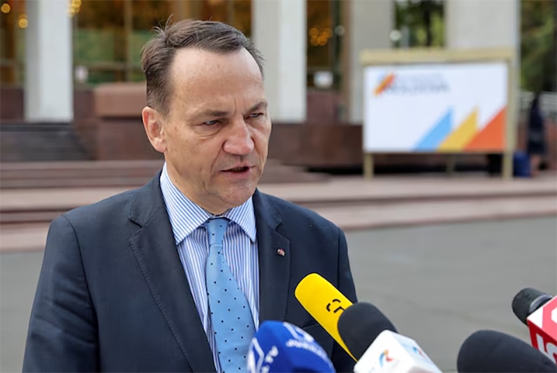 Ngoại trưởng Ba Lan Radoslaw Sikorski. Ảnh: Reuters