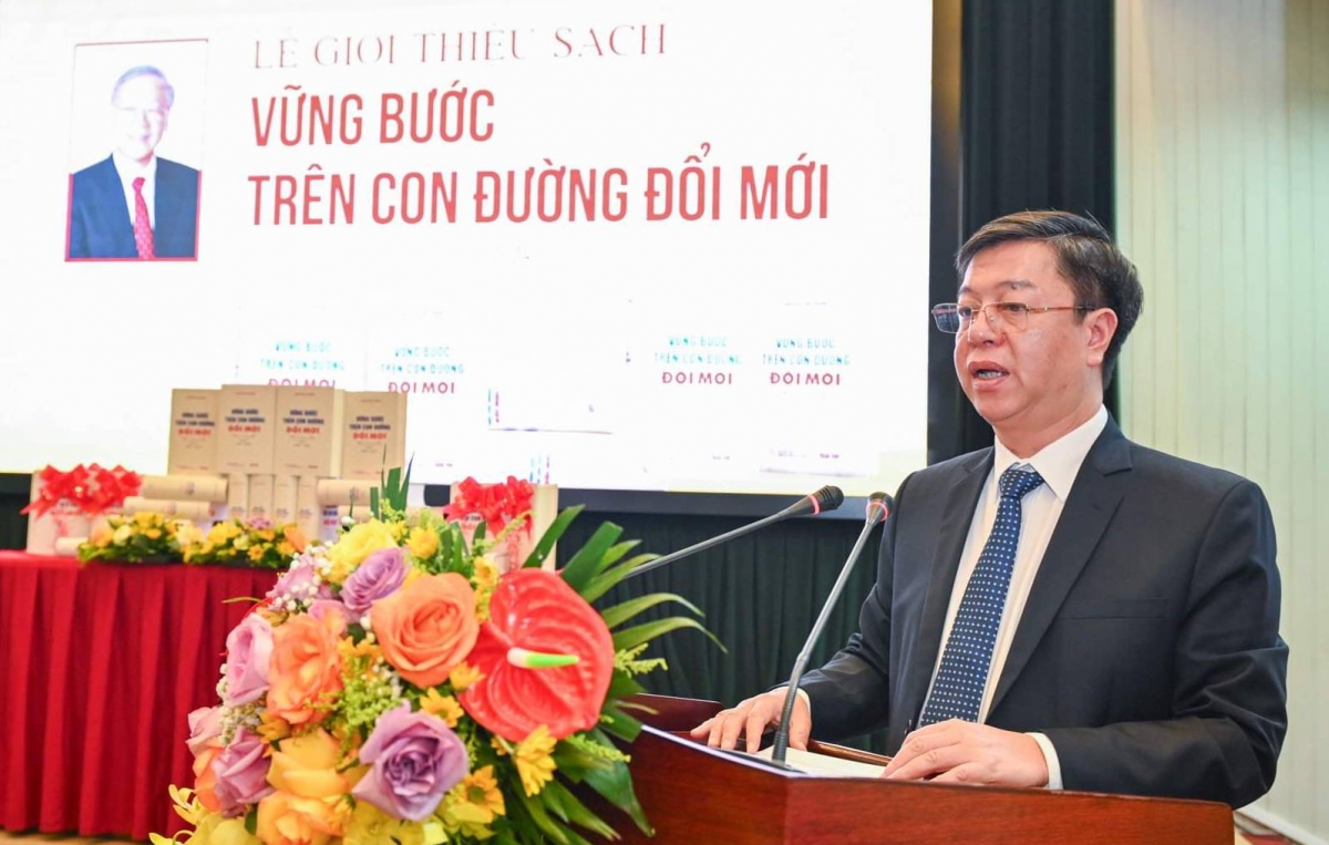 Ông Vũ Trọng Lâm, Giám đốc – Tổng Biên tập Nhà xuất bản Chính trị quốc gia Sự thật phát biểu tại buổi lễ.