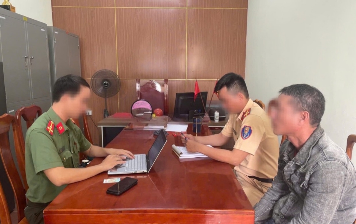 Ông T.V.T tại cơ quan Công an