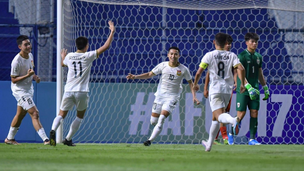 Peter Phanthavong (số 10) hứa hẹn là chân sút chủ lực của ĐT Lào ở ASEAN Cup 2024. (Ảnh: Getty). 