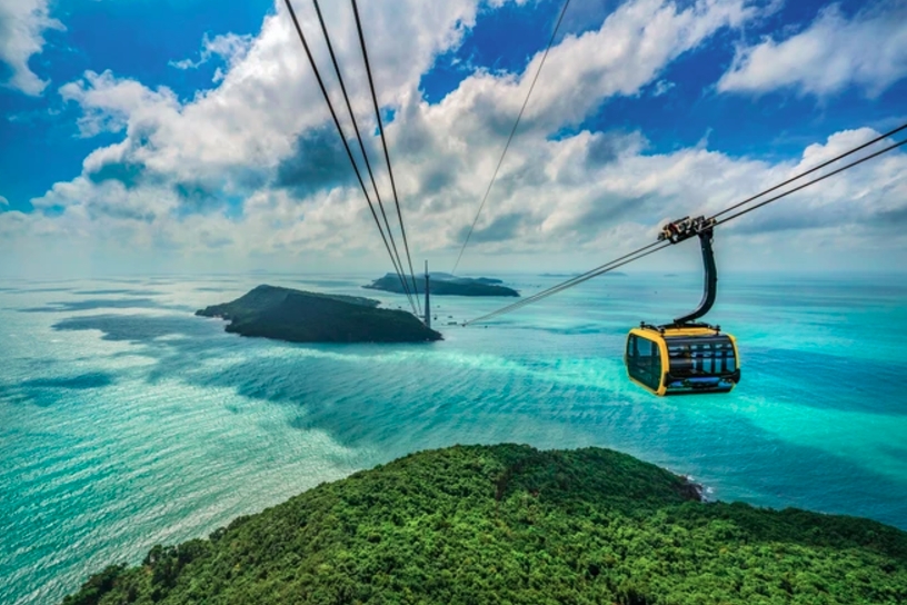 The Hon Thom Cable Car in Phu Quoc stands out as one of the most unforgettable experiences on the Pearl Island. (Photo: Sun Group)