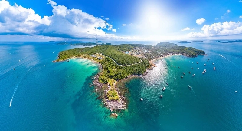 The pearl island of Phu Quoc is honoured as World's Leading Iconic Tourist Attraction 2024 (Photo: Internet)
